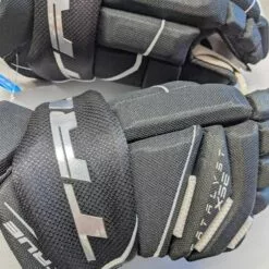 2021 TRUE HG CATALYST XSE JR HOCKEY GLOVES -Sportwheels Outlet Store image 1834